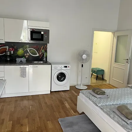 Апартаменты Studio With Balcony Opposite The National Museum